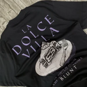 Camiseta Oversized Premium “La Dolce Villa Cake” Blunt