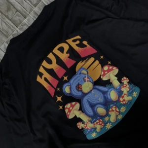 Camiseta Street Básica “Alucinogen” Hype