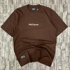 Camiseta Street básica “Calligraphy” Wats